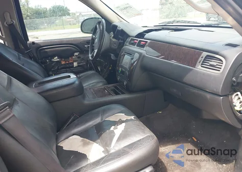 2014 GMC Yukon Xl 1500 Denali z USA, uszkodzony, nr VIN 1GKS1MEF0ER163412